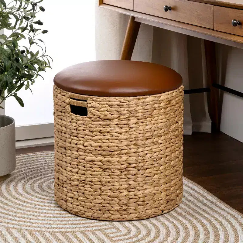Poggiapiedi contenitore rotondo in giacinto intrecciato a mano, naturale/nero, con coperchio in similpelle, 45 cm, 1 posto
