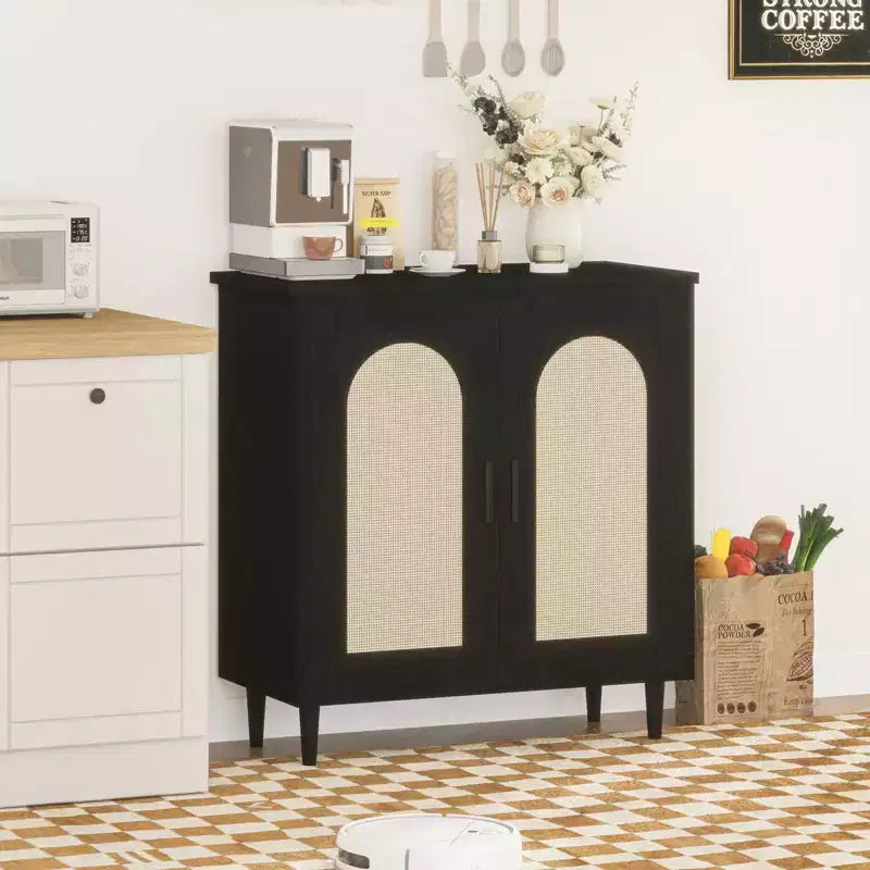 Credenza a buffet da 30" – Nero/Legno, frontale in rattan, gambe in legno massiccio