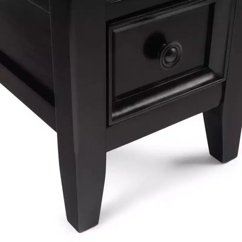Tavolino marrone stretto con cassetto e ripiano aperto, in pino, montaggio per 1 persona